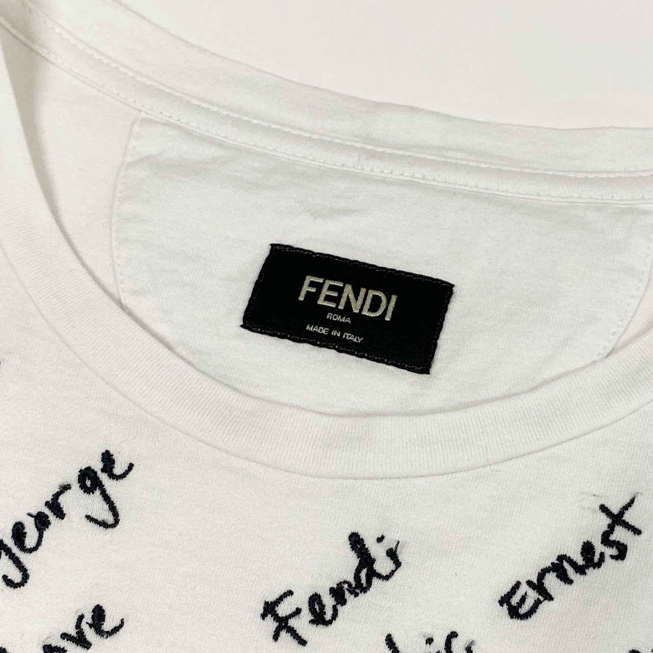 36a30 FENDI フェンディ 半袖Tシャツ クルーネックTシャツ エンブロイダリーTシャツ 文字刺繍 48サイズ ホワイト コットン100％ メンズ 男性用o07t