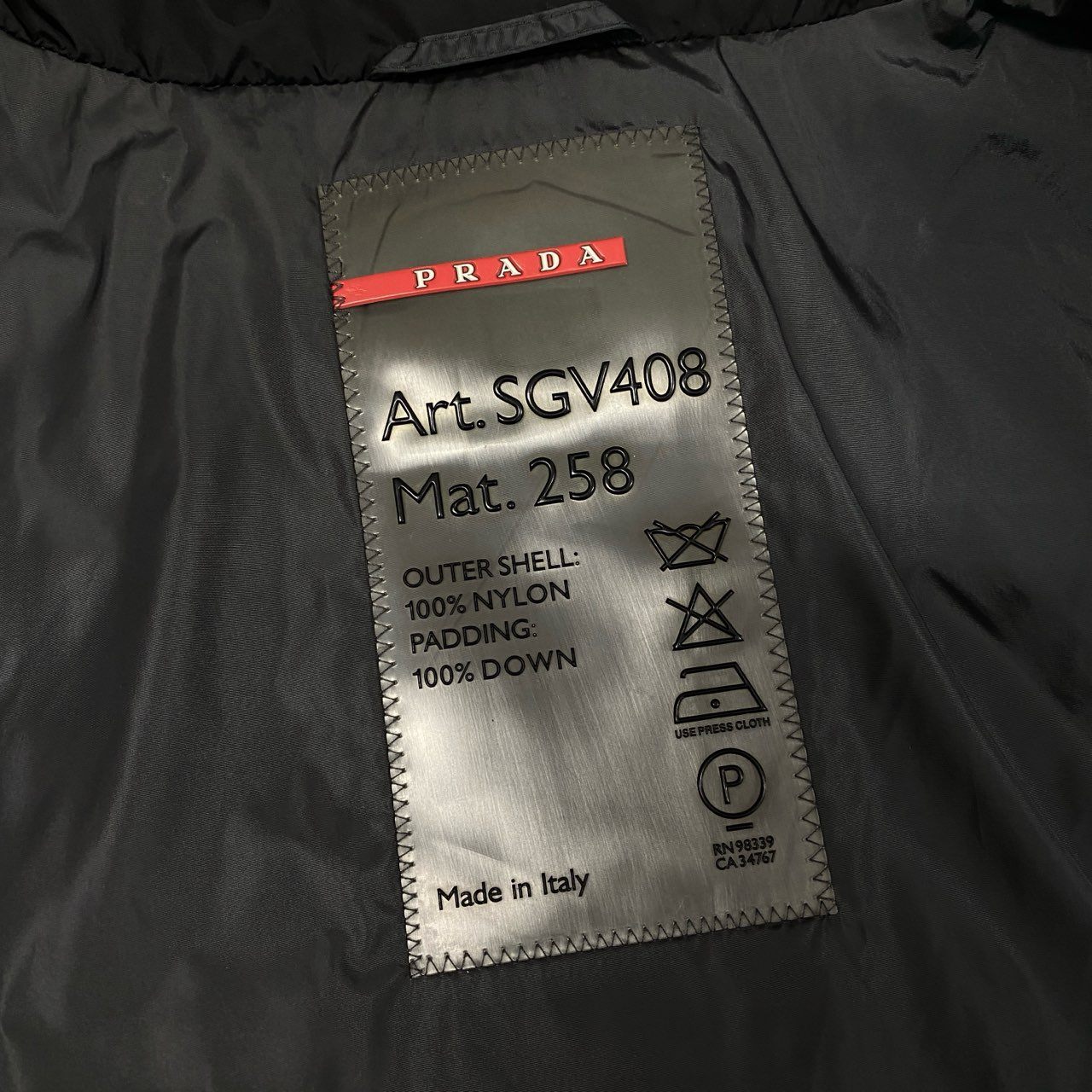 30l14 PRADA SPORTS プラダ スポーツ ダウンジャケット SGV408 サイズ48 ブラック DOWN JACKET イタリア製t18r