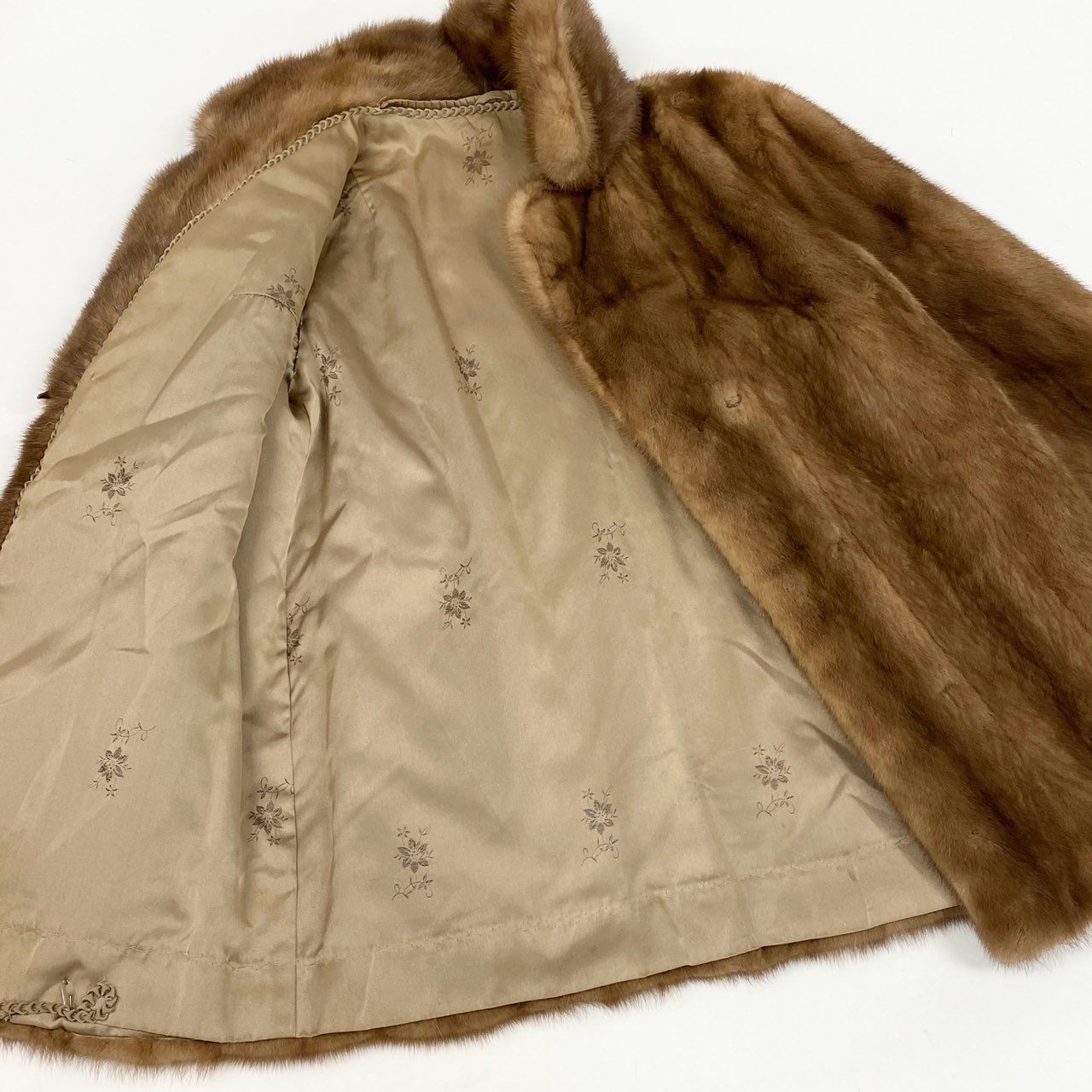 40L10 SAGA MINK サガミンク パステルミンク リアルファーコート サイズ11号 茶系 最高級本毛皮 MINK FUR 裏地刺繍デザインt18r
