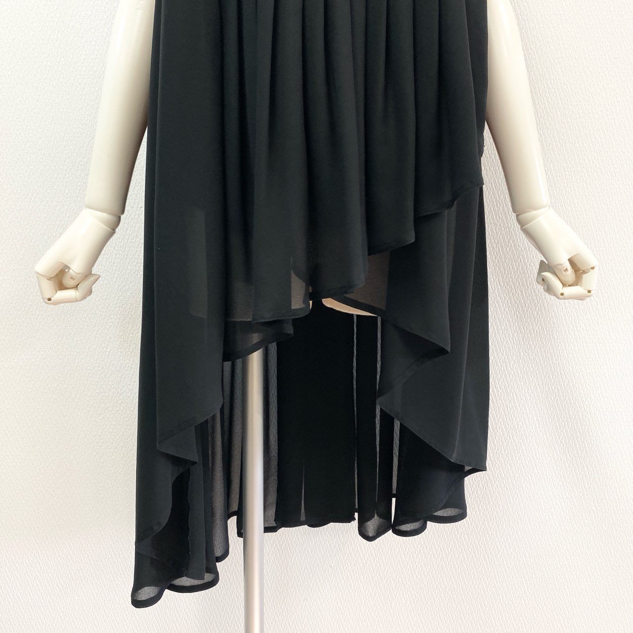 52k23《美品》 TOKUKO 1er VOL トクコプルミエヴォル ノースリーブワンピース アシンメトリー プリーツワンピース レディース 女性用 9  ブラック ポリエステル100％u02t