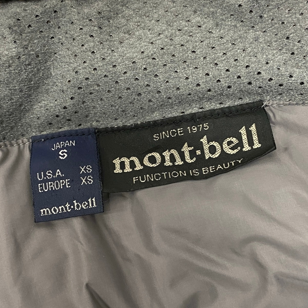 79g1 《美品》 mont-bell モンベル ライトアルパイン ダウンパーカ 1101361 サイズS イエロー アウトドア DOWN JACKETt18r