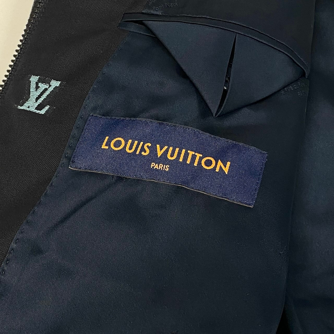 Id2 《未使用品》 LOUIS VUITTON ルイヴィトン LV ジェットポケット ブルゾン Jet Pocket Blouson サイズ54 ブラック タグ付t18r
