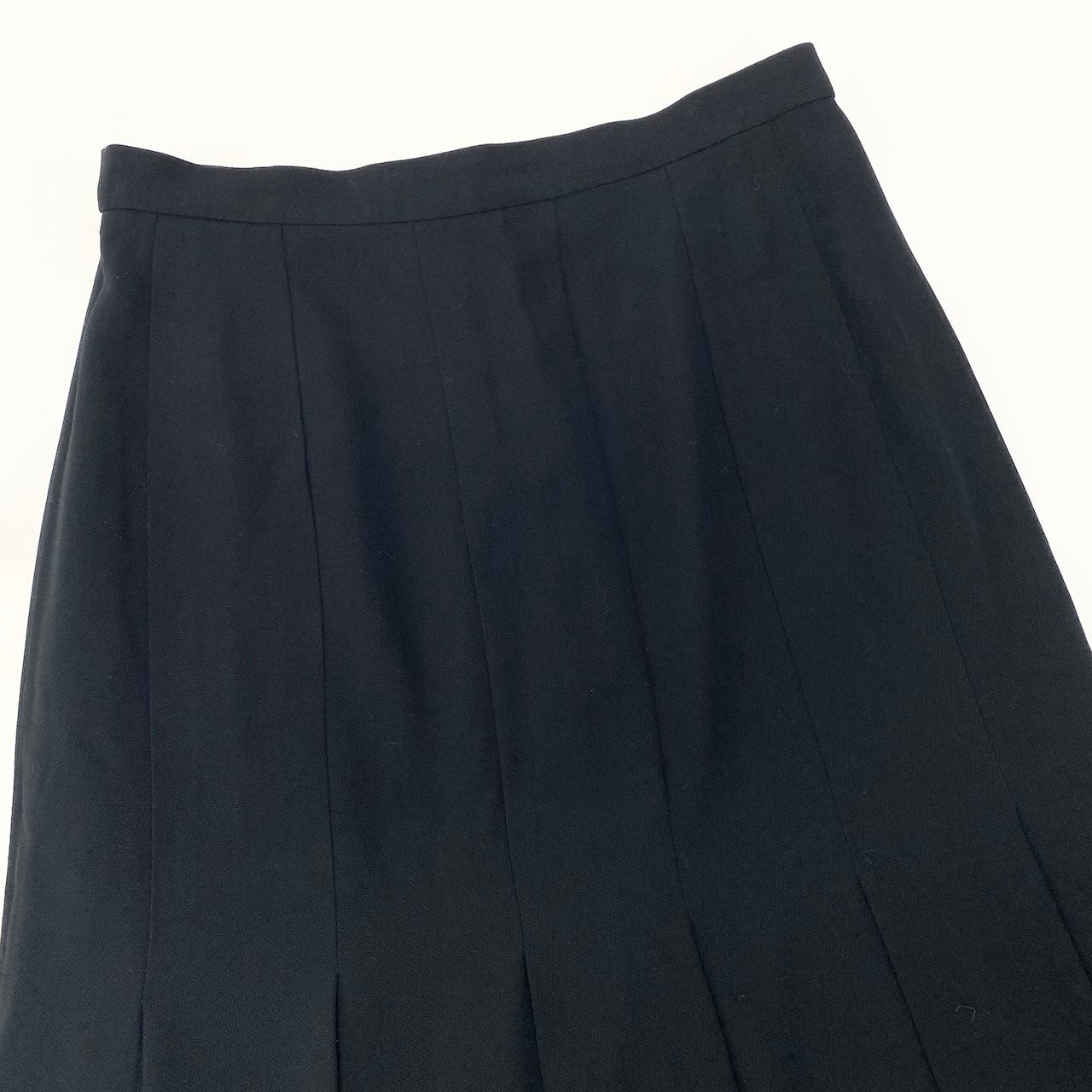 Cd22 CHANEL BOUTIQUE シャネル プリーツスカート ひざ丈スカート ココマークボタン  ネイビー ウール100％ レディース 女性服u02t