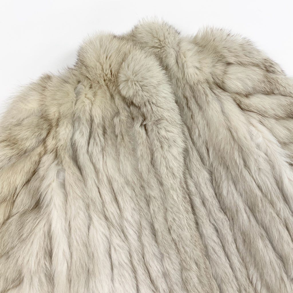 25L15 ブルーフォックス ファーコート サイズ13号 ホワイト 本毛皮 袖螺旋デザイン FOX FUR 希少デザインt18r