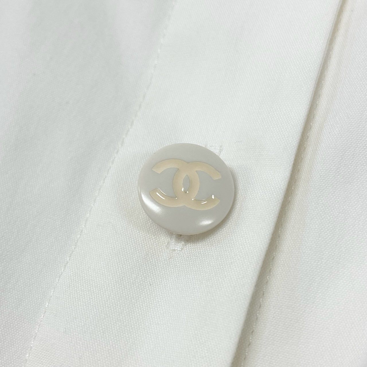 k30 CHANEL シャネル フランス製 オープンカラー 長袖シャツ ココマーク コットンブレンド レディース 女性用 38 ホワイトu02t