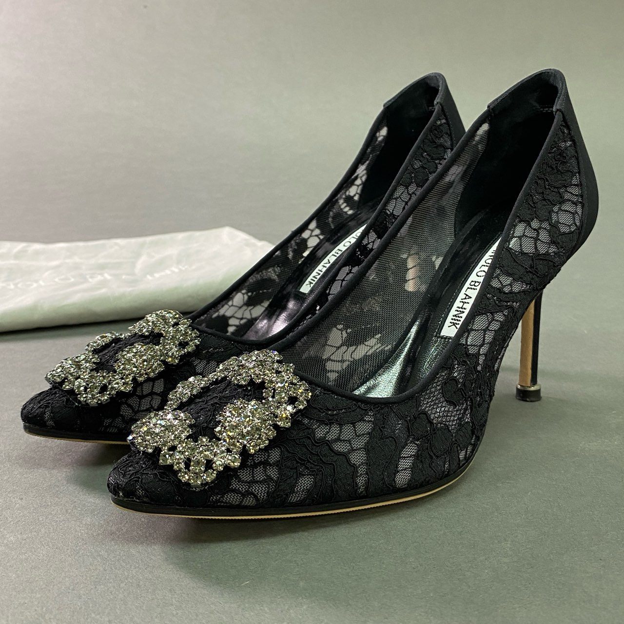 7a28 《極美品》 MANOLO BLAHNIK マノロブラニク Hangisi ハンギシ サテン レース ヒールパンプス シューズ イタリア製 36 1/2 ブラック