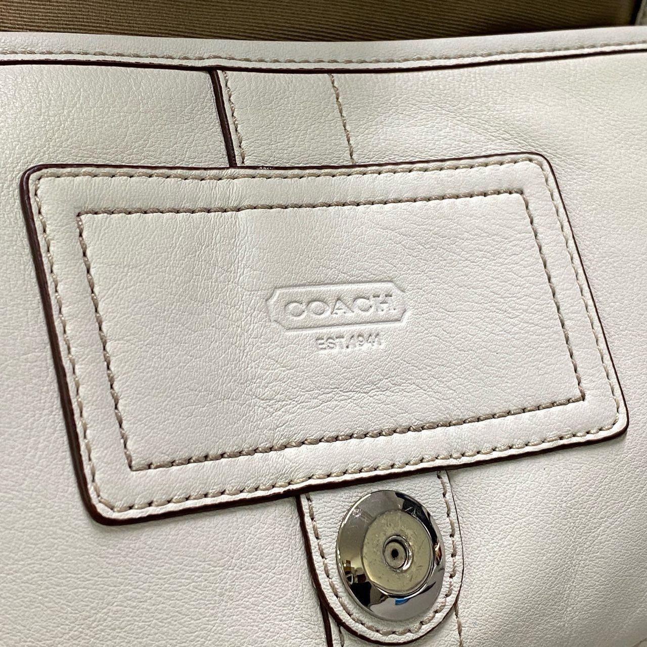 d9 《美品》 COACH コーチ ソーホー ワンショルダーバッグ Soho Smail Flap Bag 8A05 ホワイト レザー カバンt18r