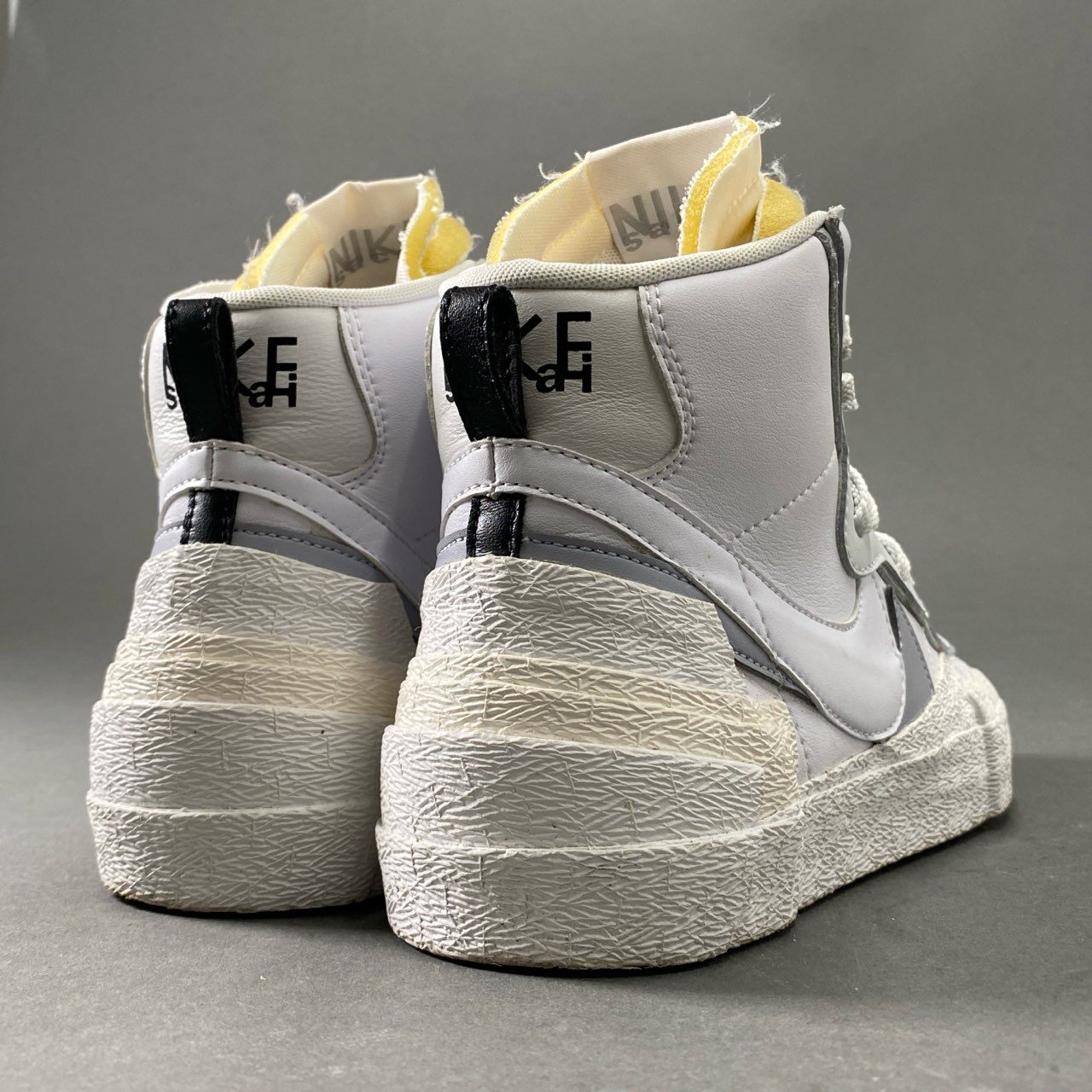 9e18 NIKE Sacai ナイキ サカイ コラボ BLAZER MID WHITE / WOLF GREY ブレーザーミッド ハイカットスニーカー シューズ BV0072-100 27 ホワイト ブラック