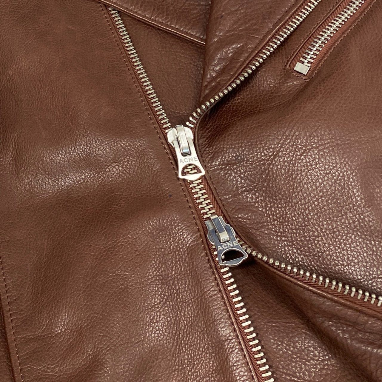 33i25 《美品》Acne Studios アクネストゥディオ ダブルライダースジャケット カーフレザー 牛革 切替デザイン Gibson 44サイズ ブラウン メンズk02i