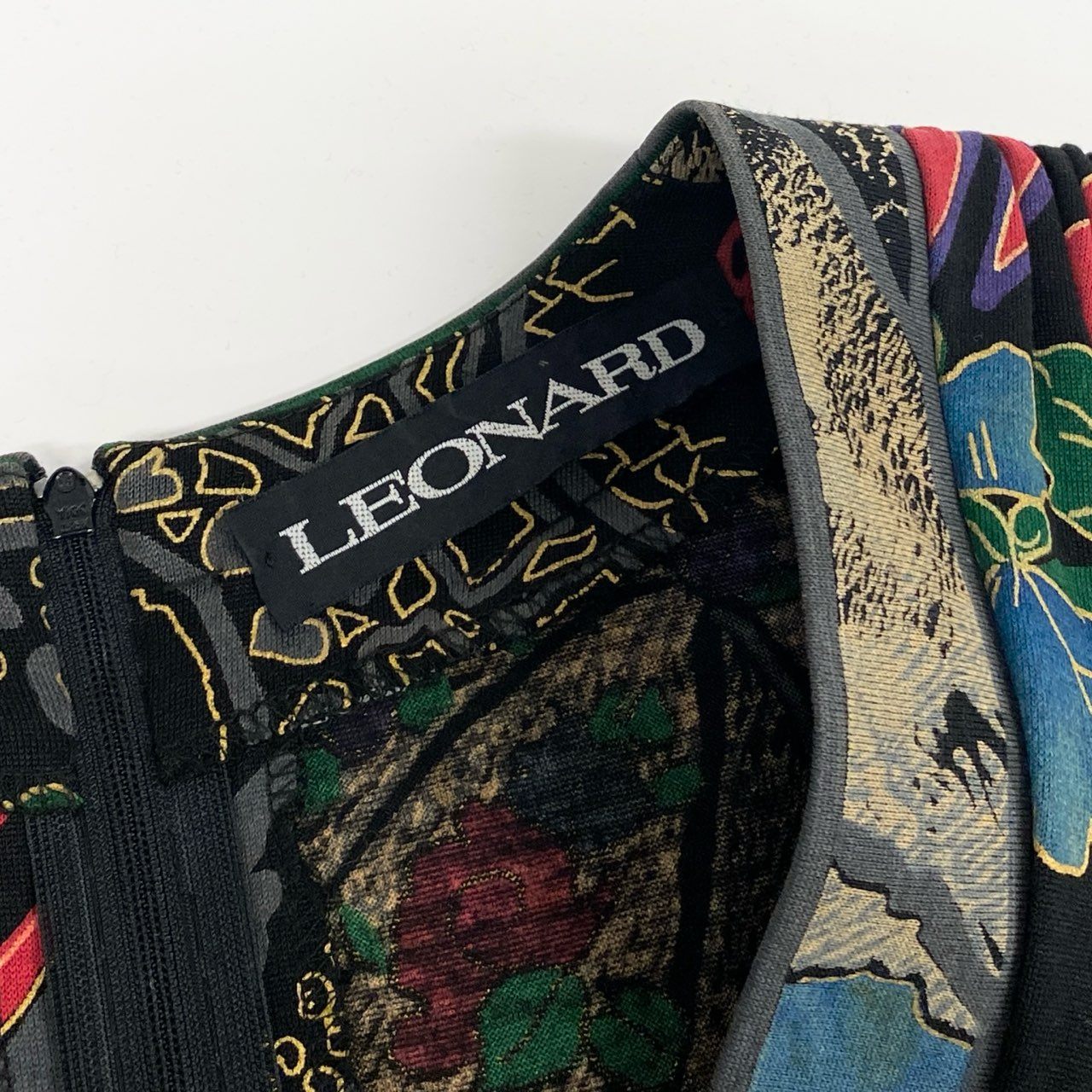 40k26 LEONARD レオナール ドッキングワンピース 長袖ワンピース フロントクロス 花柄モチーフ レディース 女性用 L ブラック ウールシルクo07t