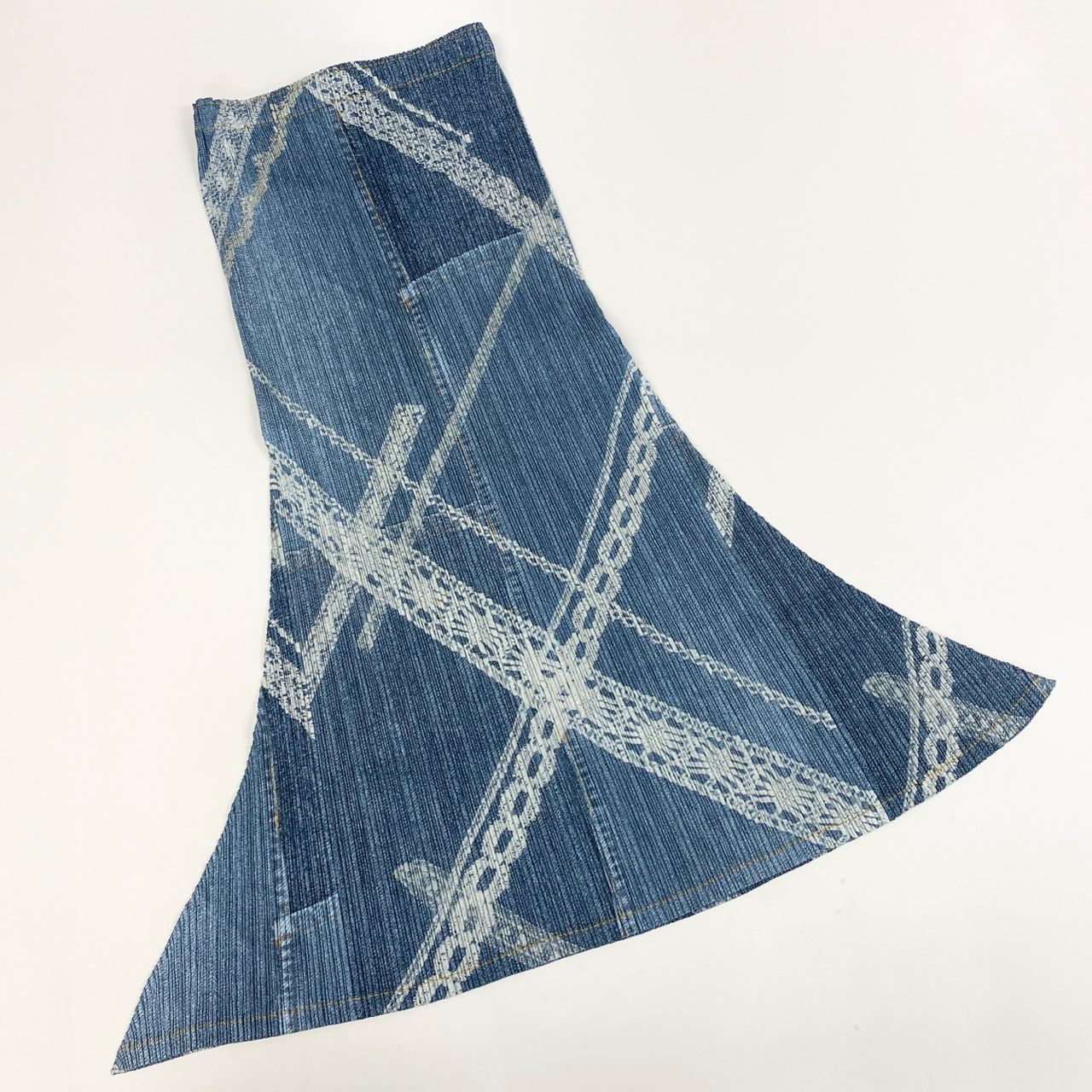 60b9 【美品】PLEATS PLEASE プリーツプリーズ デニム転写 プリーツスカート ロングフレアスカート  PP61-JG605 2サイズ ブルー系 ポリエステル100％ レディース 女性用k02i