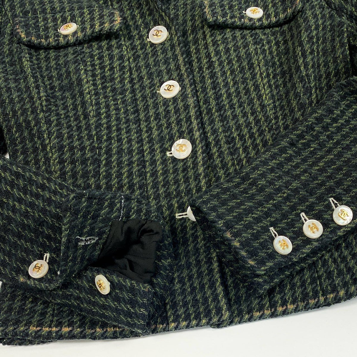 Ca14【Archive】CHANEL シャネル 1997年 collection P07184 ココマークボタン ツイードショートジャケット サイズ40 ダークグリーン系 レディース 女性用 アウターta1
