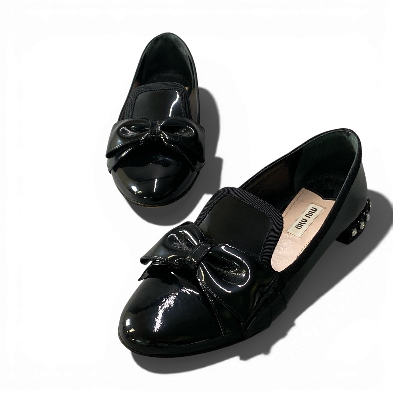 2a23 miu miu ミュウミュウ エナメルレザー リボン フラットシューズ フラットパンプス ビジュー レディース 女性用 サイズ37 ブラックu02t