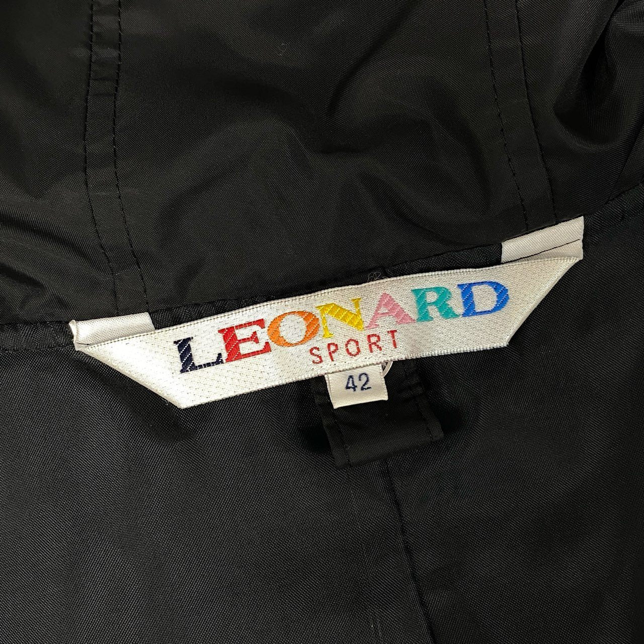 58i11 LEONARD SPORT レオナール スポーツ ナイロンフーデッドショートコート 中綿ブルゾン フード付き レディース 女性用 42 ブラック ポリエステル100％u02t