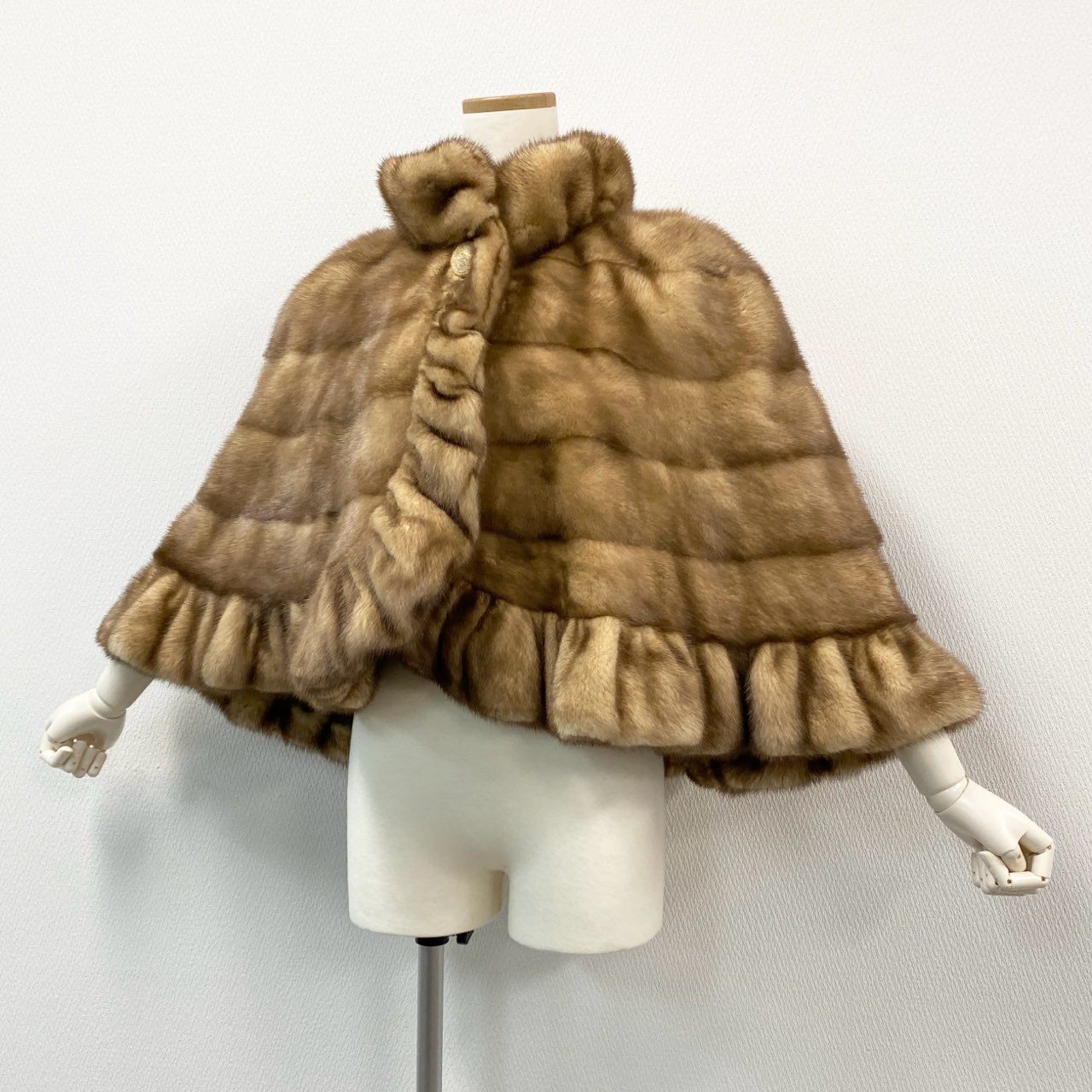 53k10《希少》 CRESCE ミンクファー フリルデザイン ケープ F 最高級本毛皮 金ボタン ポンチョ MINK FUR コートt18r