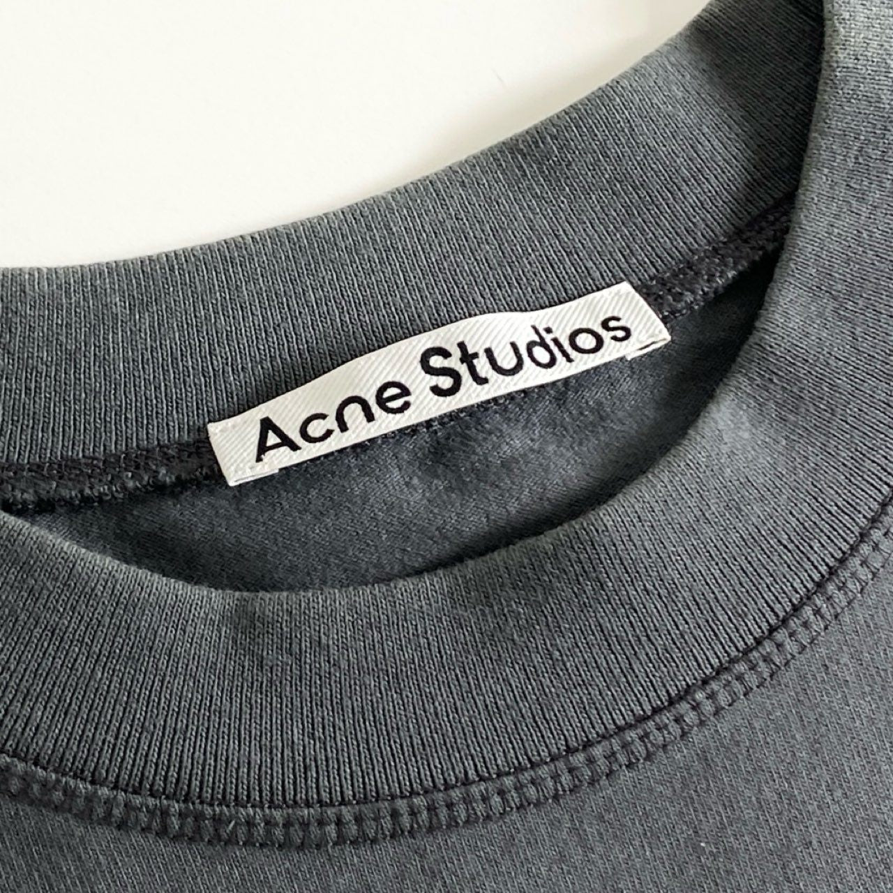 28e26 《美品》 Acne Studios アクネステュディオス スモールロゴ オーバーサイズ 長袖カットソー ロンT M グレー メンズ