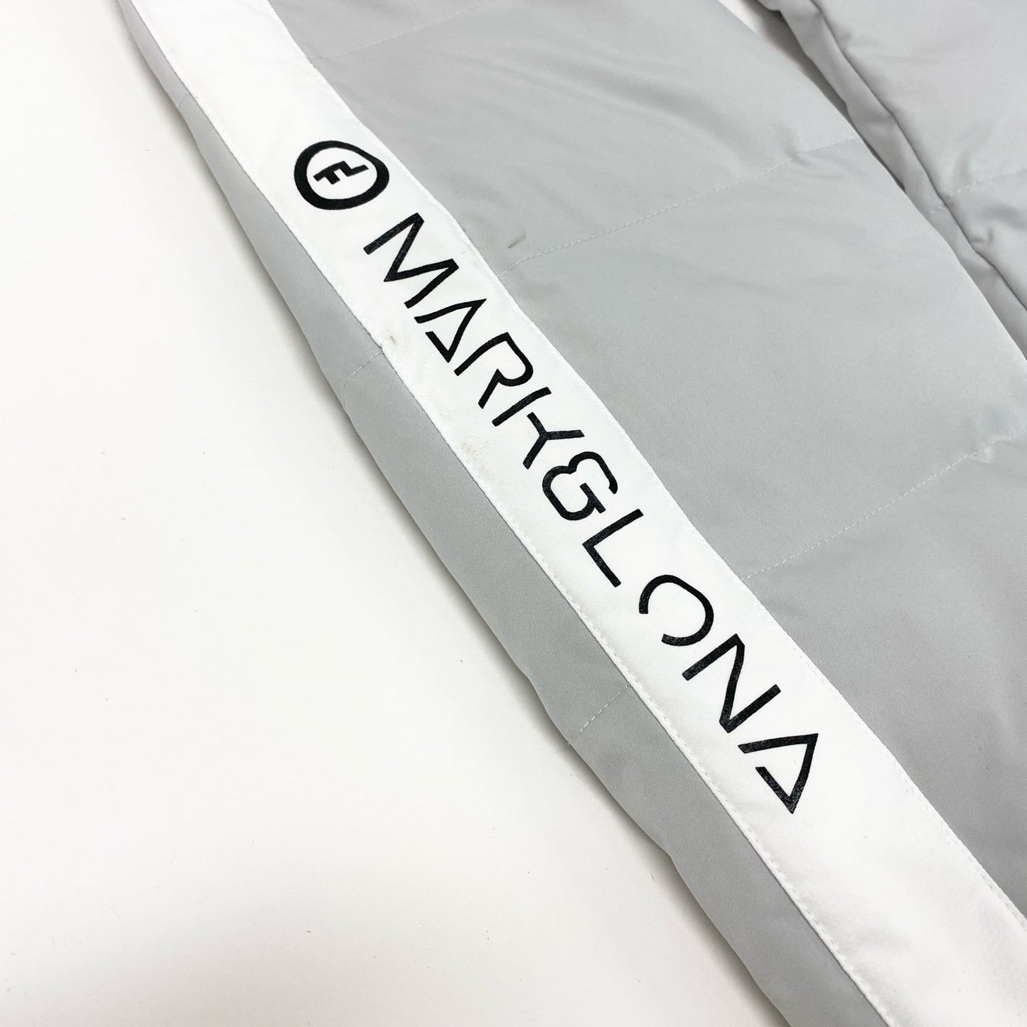 59k1 MARK&LONA マークアンドロナ スカルロゴ 中綿パンツ ボトムス  MXM-3C-AT01 44 ホワイト グレー メンズo07t