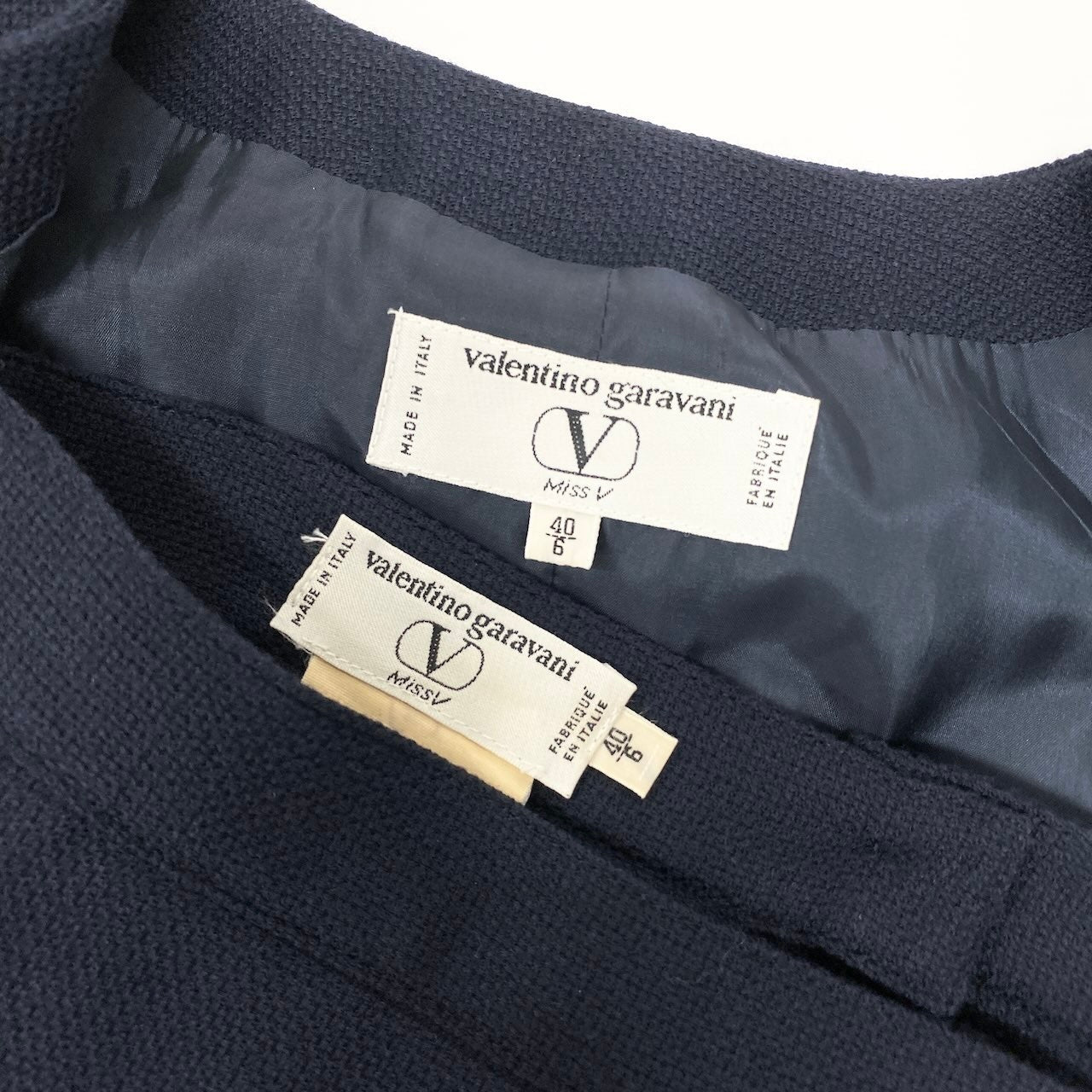 54c19 valentino garavani ヴァレンティノガラヴァーニ セットアップ スカートスーツ セレモニースーツ フォーマル ノーカラージャケット 膝丈スカート レディース 女性服 サイズ40/6 ネイビー ウール100％u02t