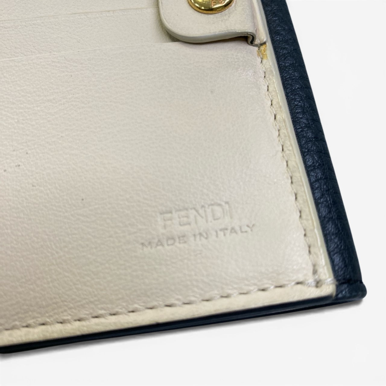 b17 FENDI Peekaboo Turnlock Tri-fold Compact Walletta1