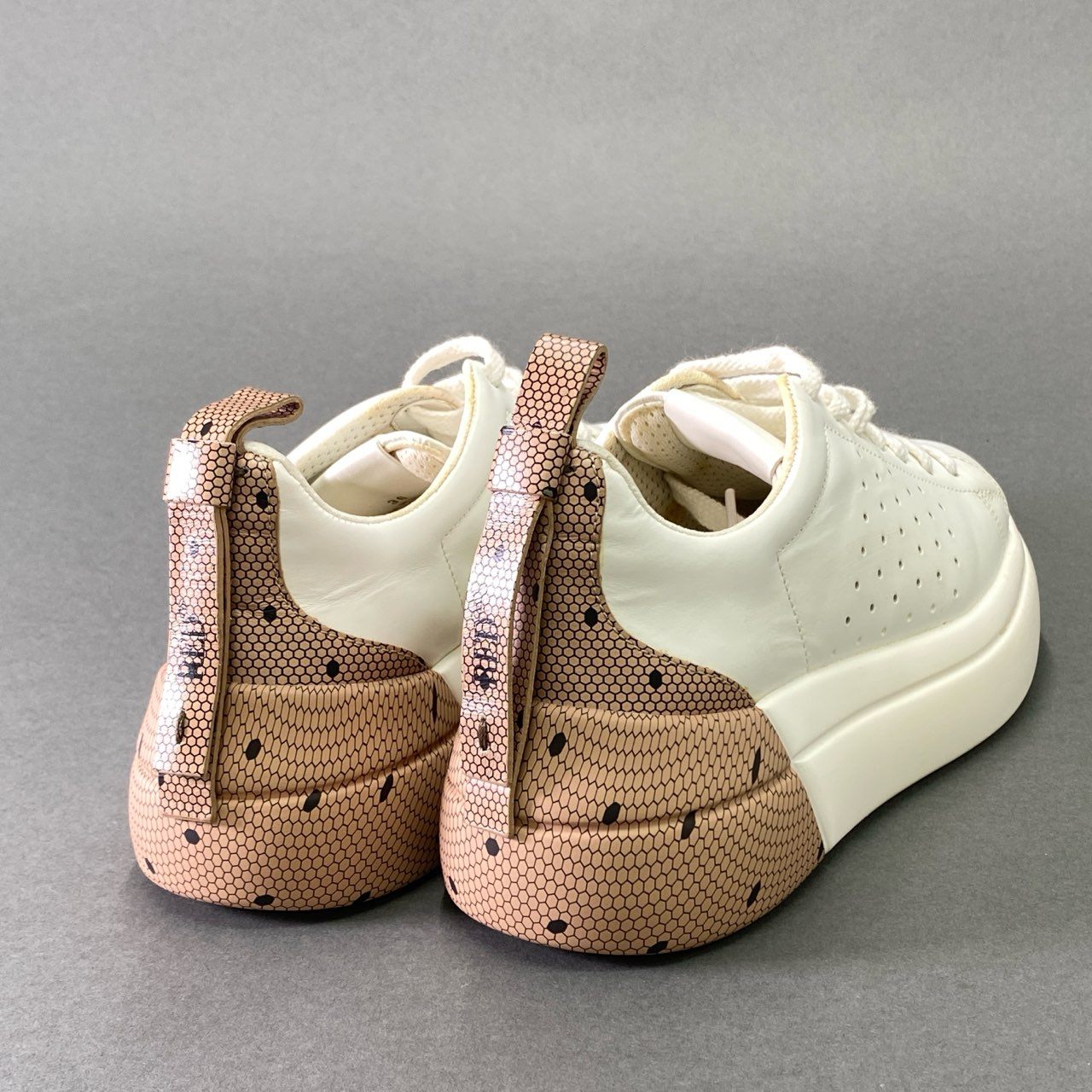 8e18 定価￥67.000 RED VALENTINO レッド ヴァレンティノ BOWALK ボウウォーク リボンディティール スニーカー 36 ホワイト バイカラー シューズ 保存袋付き