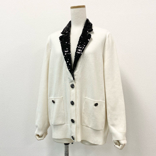 46e9 【極美品】CHANEL シャネル 2023C クルーズライン スパンコール カシミヤニットジャケット ココマーク ラインストーン P74171K10644 サイズ38 ホワイト レディース