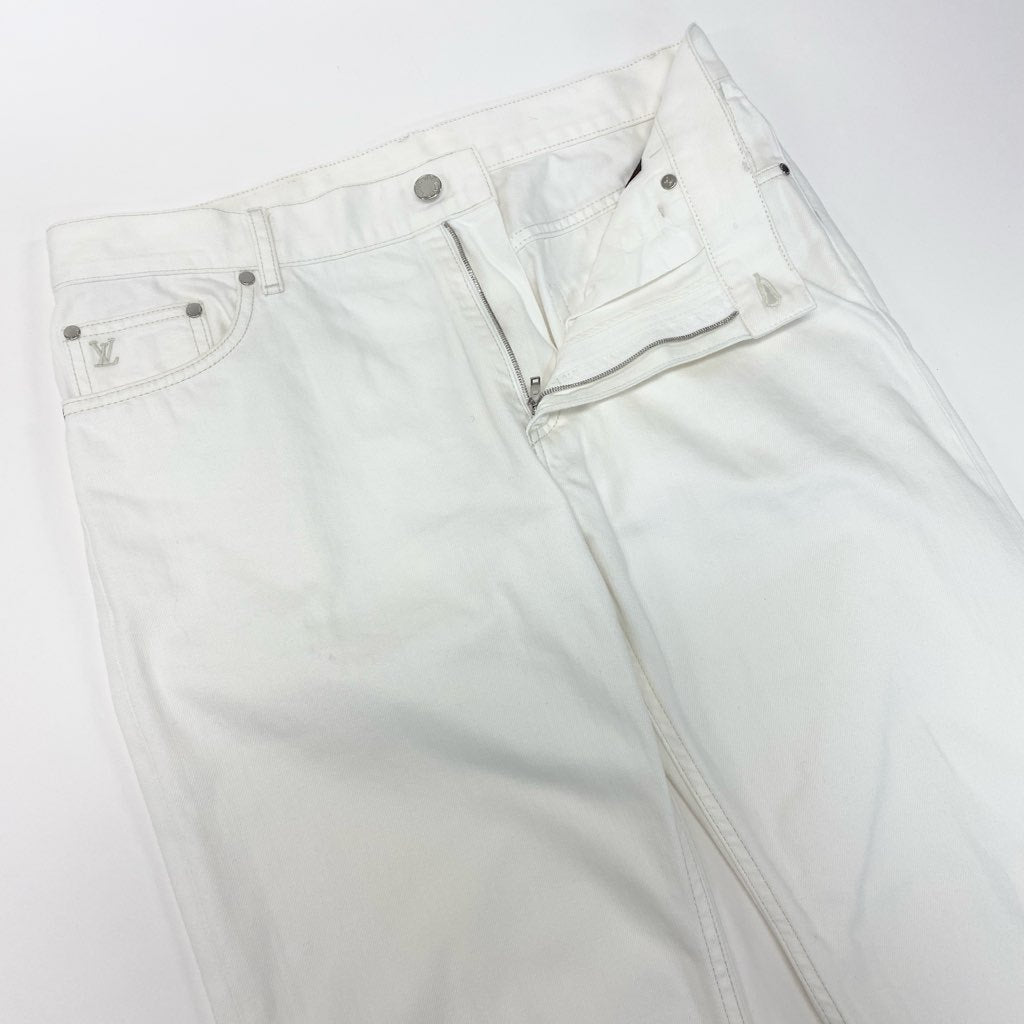 40l25 LOUIS VUITON ルイヴィトン コットンデニムパンツ LVロゴ刺繍 ストレートパンツ ボトム 44サイズ ホワイト コットン100％ メンズu02t