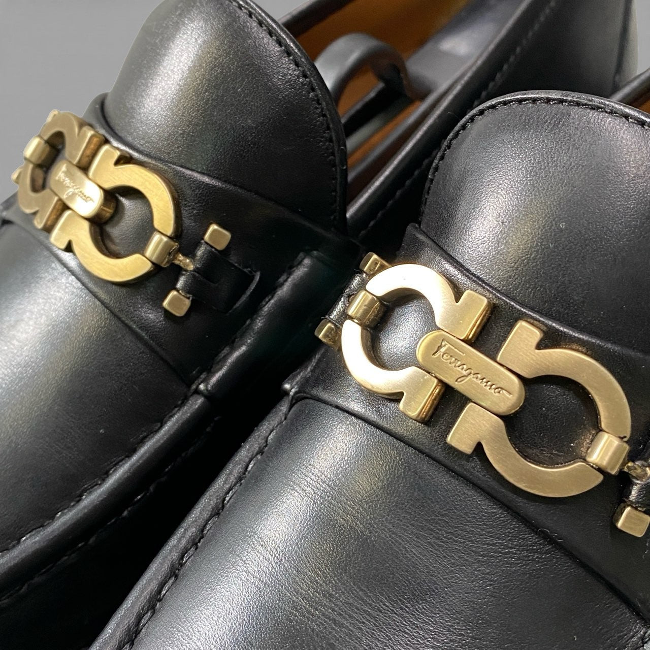 2a23 Salvatore Ferragamo サルヴァトーレフェラガモ ビットローファー ガンチーニ レザーシューズ メンズ 紳士服 サイズ7 1/2 マットブラック leatheru02t