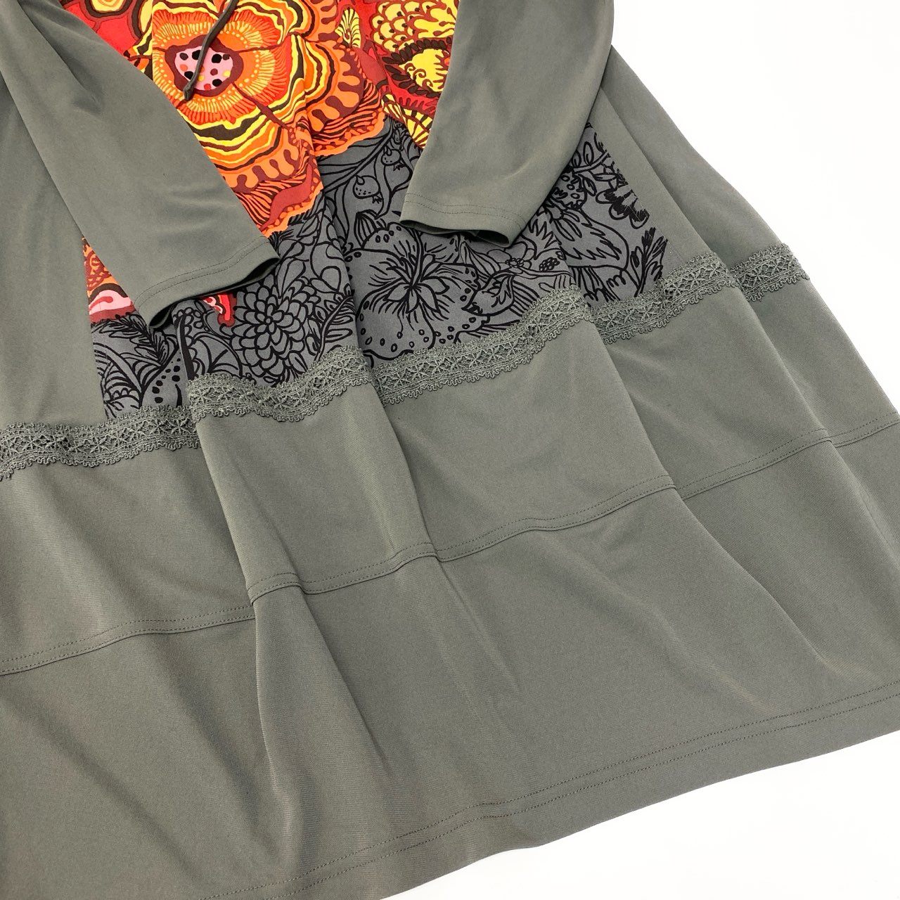 5c10 TOKUKO 1er VOL トクコプルミエヴォル フーデット ロングワンピース 長袖 花柄 ビッグプリント レース装飾 レディース 女性服 サイズ9 グレーu02t