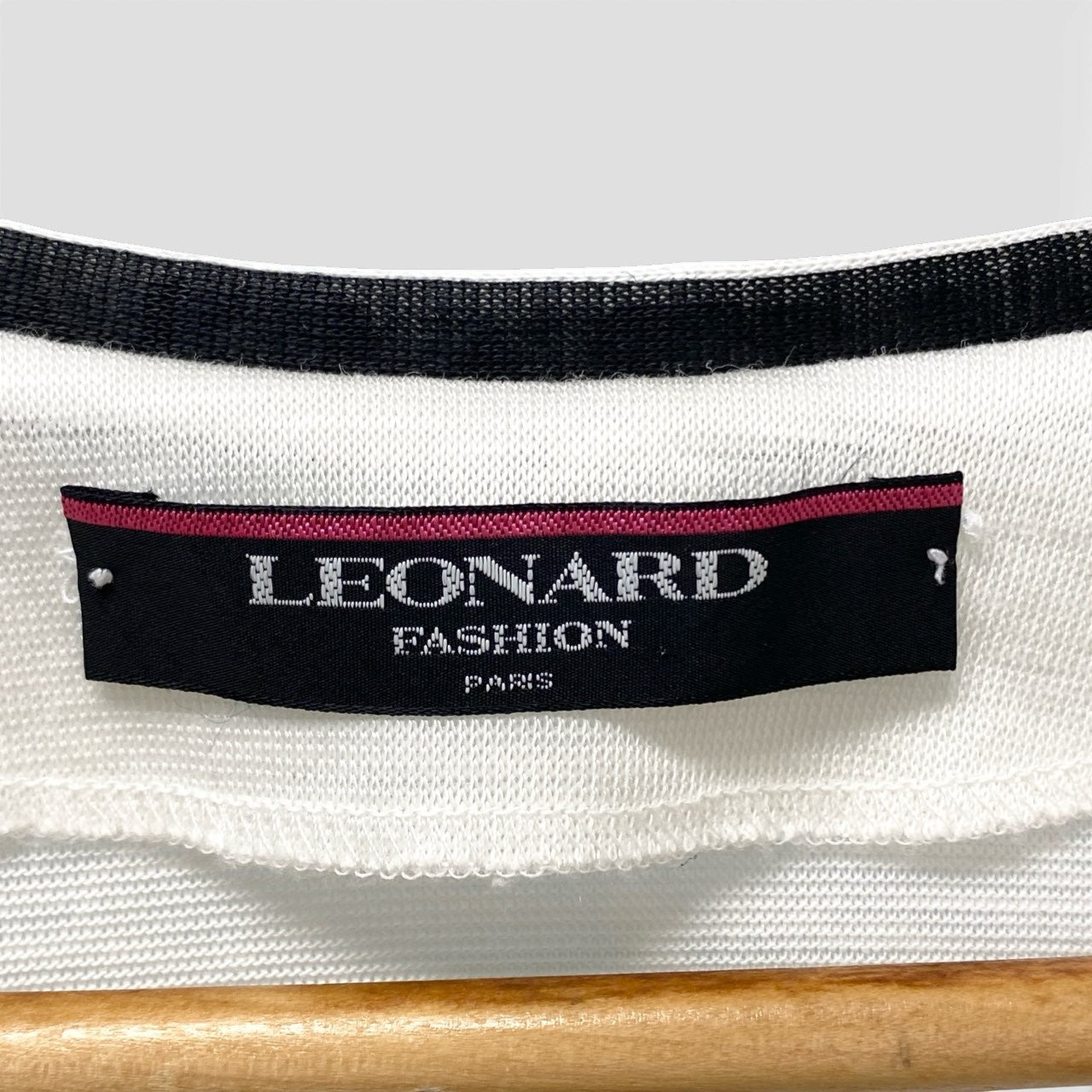 14b13 LEONARD レオナール ジップアップリネンカーディガン ニットカーディガン トップス 0379660 LLサイズ ホワイト 麻 リネン100％  レディース 女性用u02t