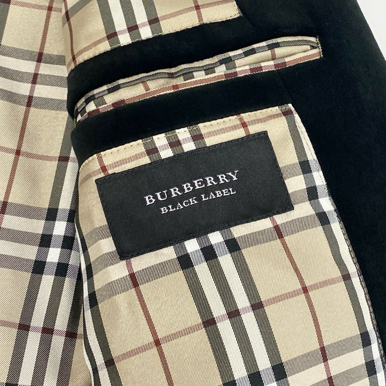 62g18 BURBERRY BLACK LABEL バーバリーブラックレーベル 裏地ノバチェック ベロア テーラードジャケット ブレザー ピークドラペル 大きいサイズ LL ブラック メンズ