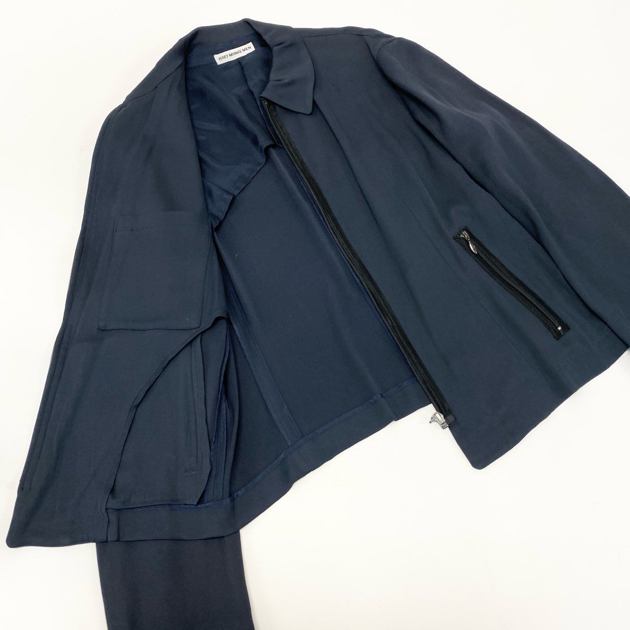 79k21 ISSEY MIYAKE MEN イッセイミヤケ ギャバジン フルジップ ジャケット 伸縮ストレッチ メンズ 紳士服 ネイビーu02t