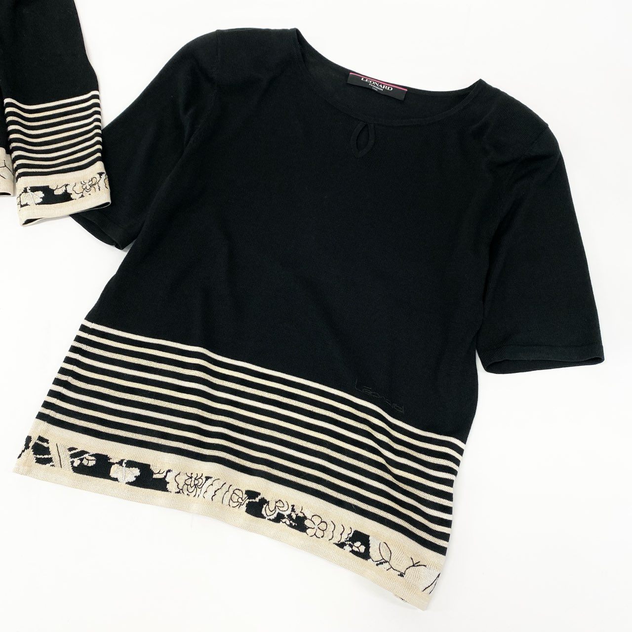 4k23《美品》 LEONARD FASHION レオナール アンサンブルニット ツインニット 半袖トップス カーディガン ボーダー柄 花柄刺繍 シルク混 Ｌ ブラック ホワイト系u02t