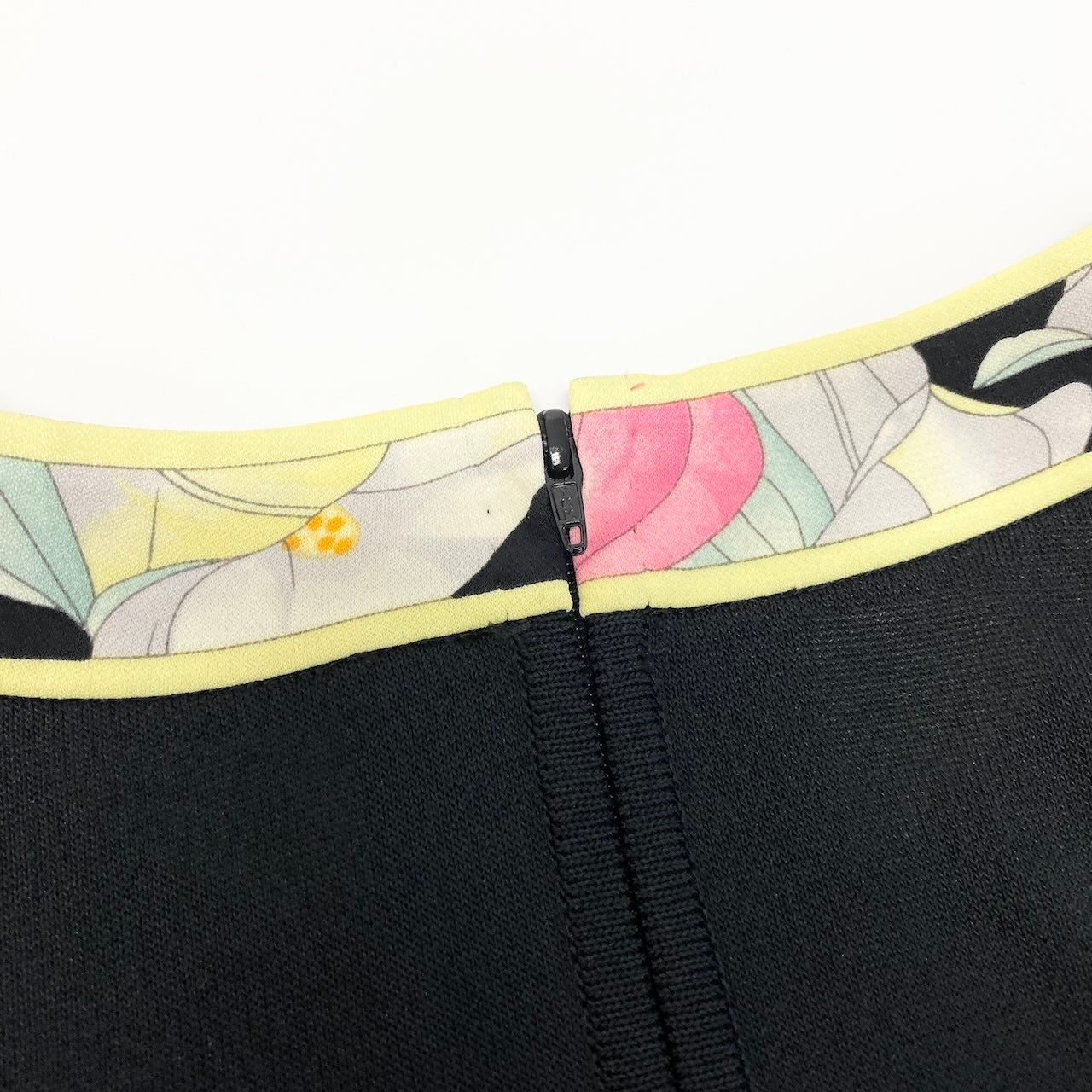 34d12 【美品】 LEONARD FASHION レオナール 七分袖 カットソー トップス 美しい花柄プリント カンカン素材 異素材切替 サイズ40 ブラック レディース 女性用u02t