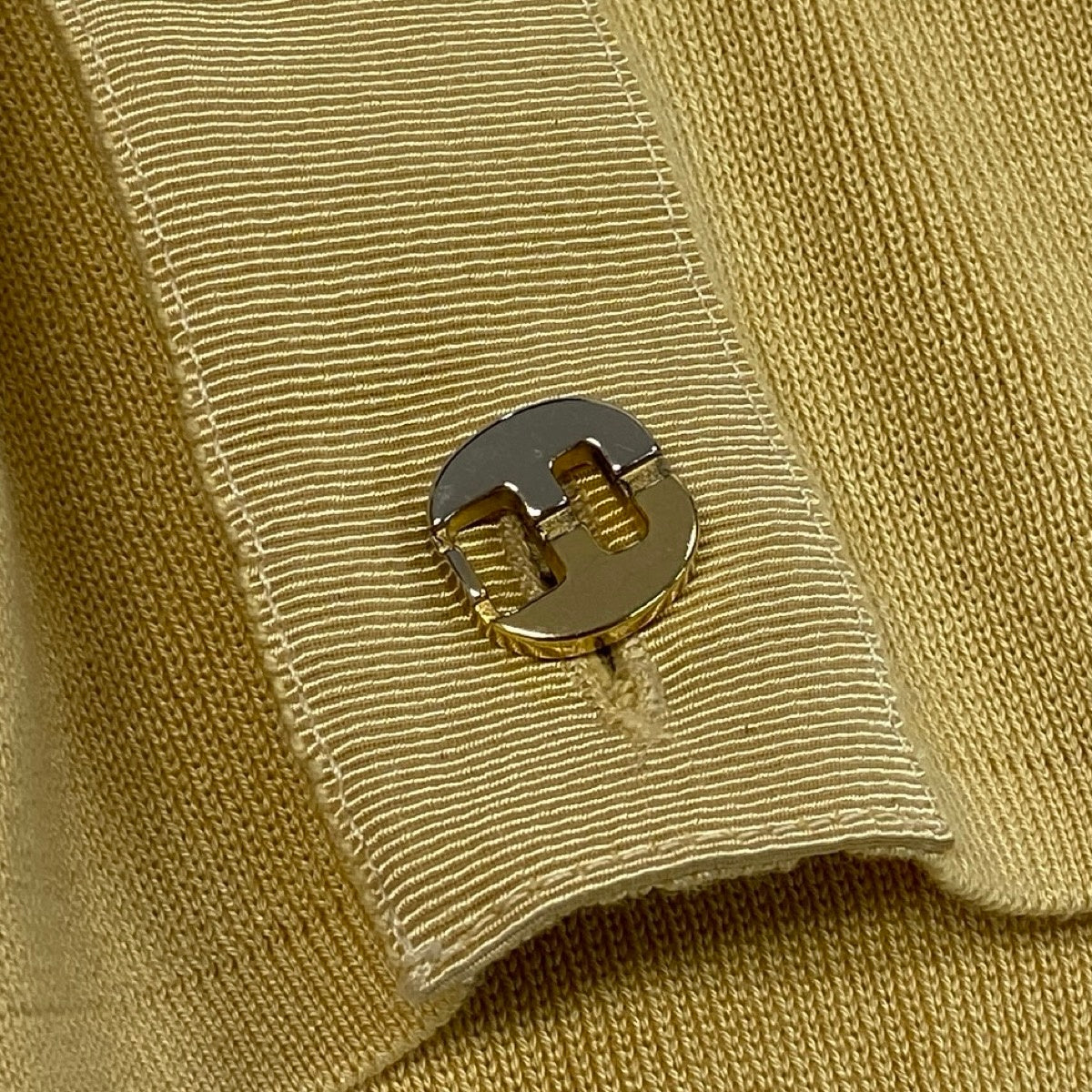 73f9 Salvatore Ferragamo サルヴァトーレフェラガモ オーバーサイズ ニットカーディガン Vネック 金ボタン サイズＳ イエロー系 コットン100％ レディース 女性服u02t
