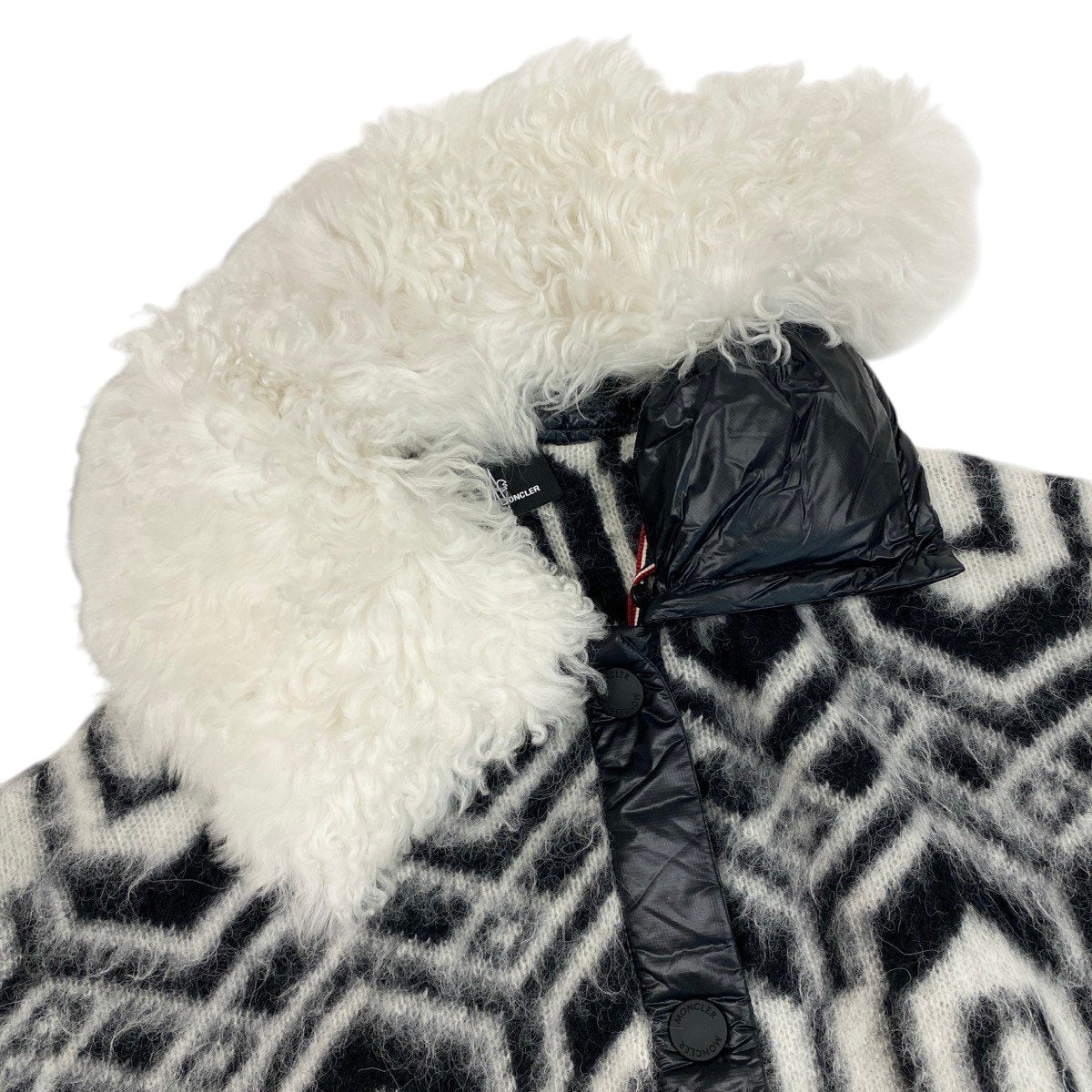 Ii4 【未使用タグ付】 MONCLER モンクレール 2022AW GRENOBLE APRES-SKI カーディガン ニットジャケット H20989B00002 M2085 サイズS ブラック ホワイト レディースk02i