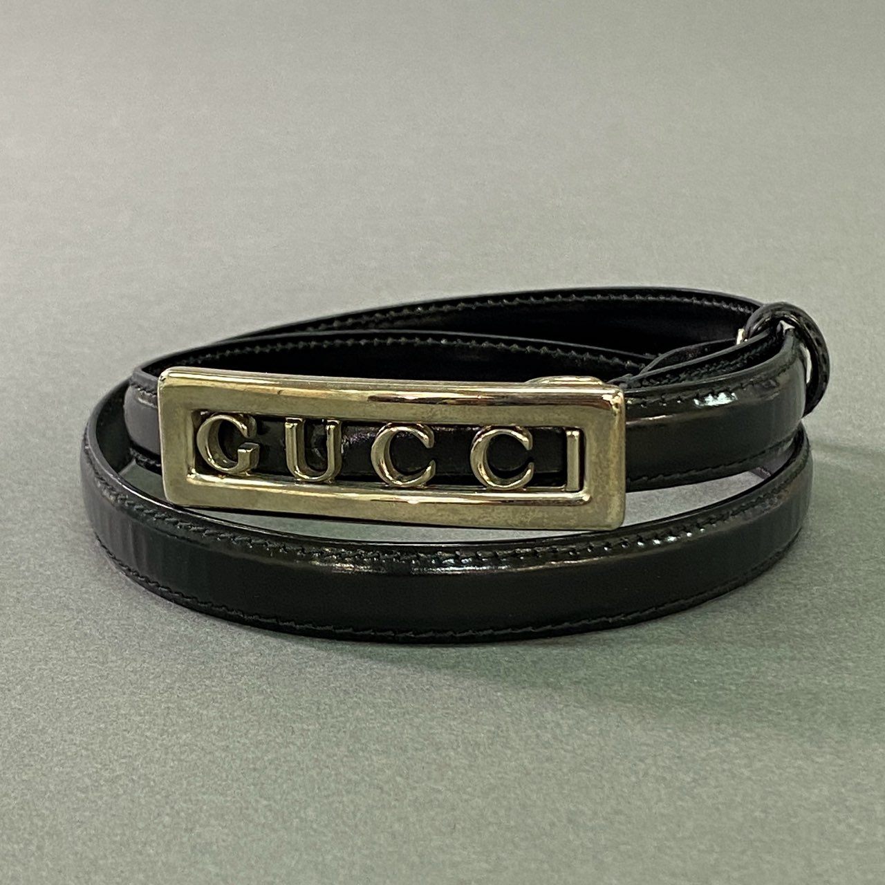 j29 GUCCI グッチ メタルロゴバックル レザー細ベルト 70・28 ブラック Leather Metal Logo Buckle Belt イタリア製