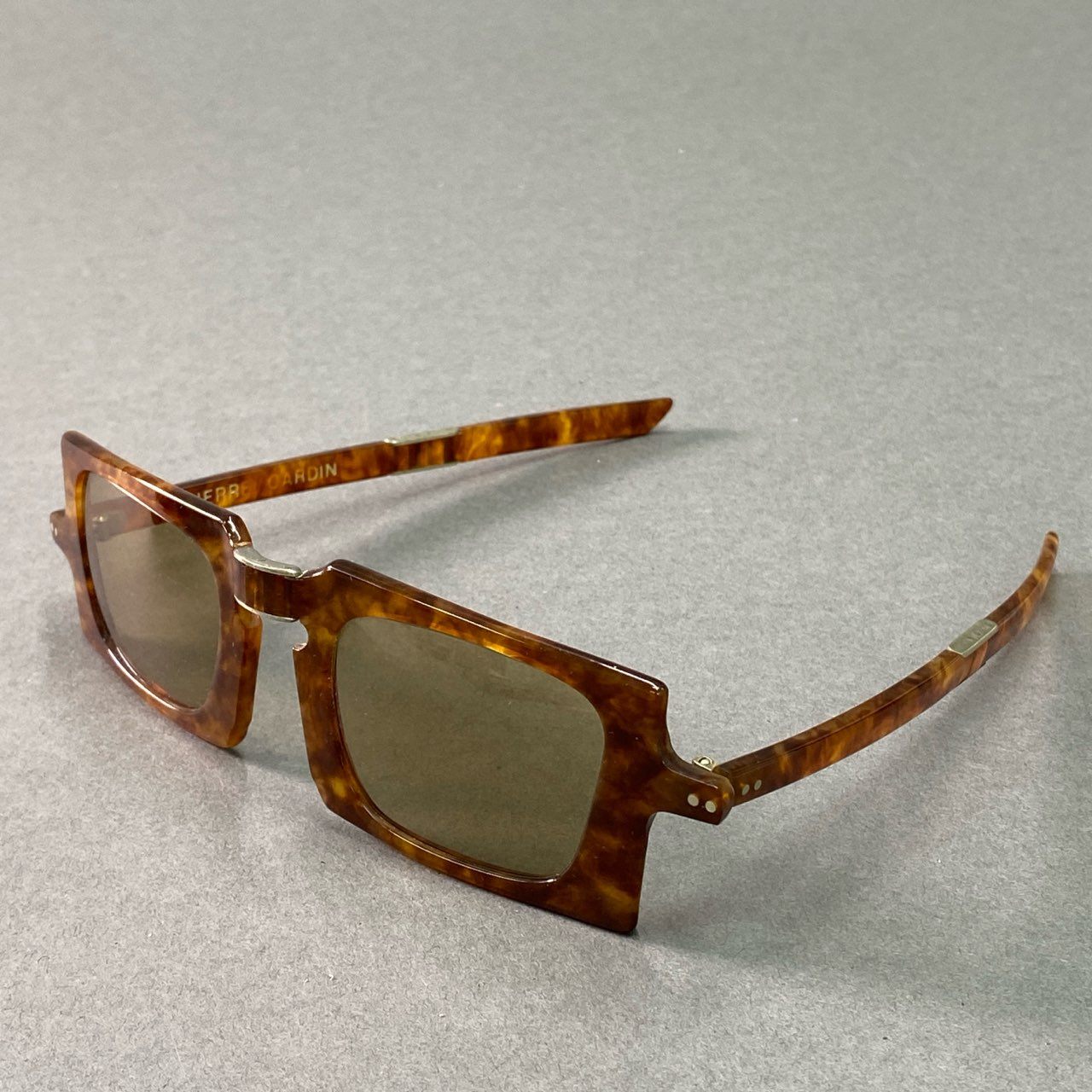 g9 【70s Vintage】PIERRE CARDIN ピエールカルダン ブラウン ベッコウ柄 折り畳み式 サングラス モダンスクエア メンズ ヴィンテージ