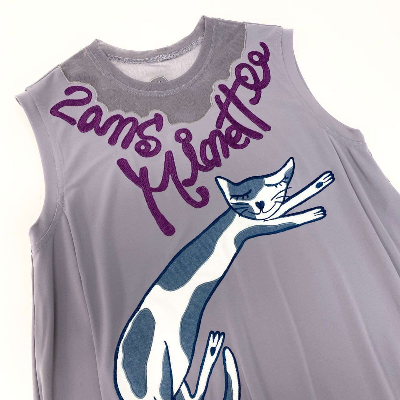 84b27 TOKUKO 1er VOL トクコプルミエヴォル ノースリーブワンピース Aラインワンピース 猫 刺繍 フリル切替 レディース 女性服 サイズ9 パープルu02t