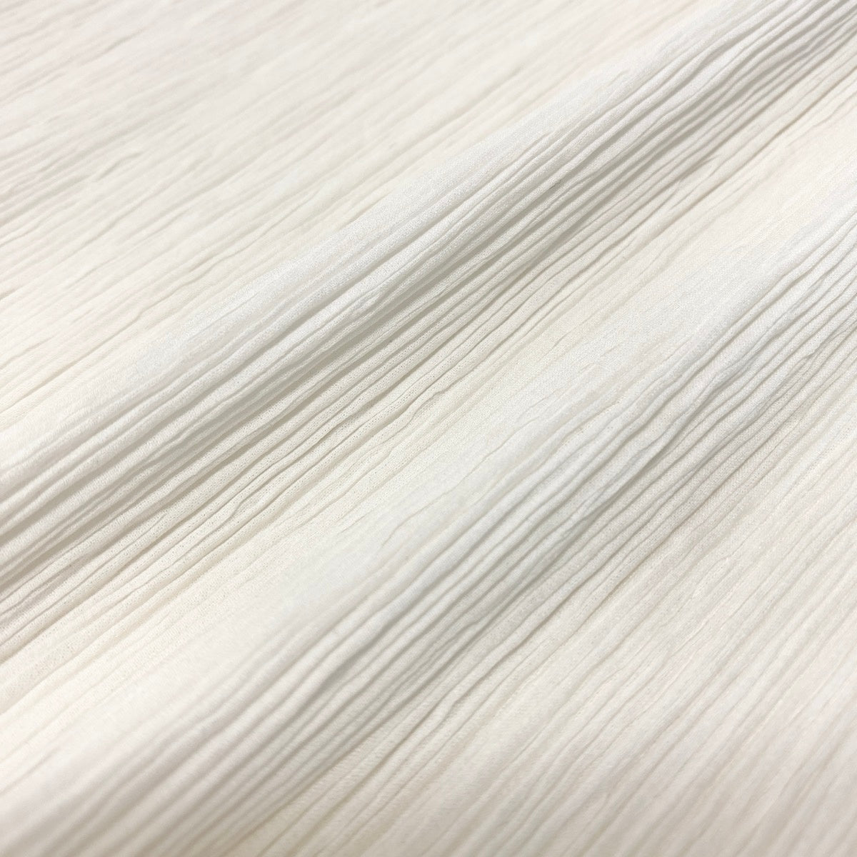 Af24 ISSEY MIYAKE イッセイミヤケ タートルネック カットソー プリーツ トップス IM82-FJ907 サイズM ホワイト ポリエステル100％ レディースo07t