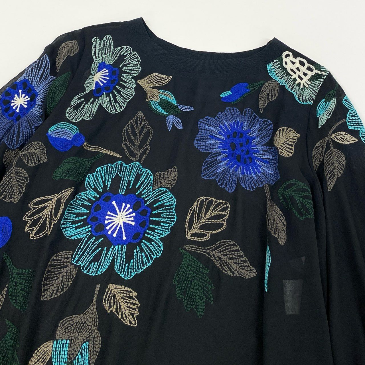 64k19《美品》 TOKUKO 1er VOL トクコプルミエヴォル チュニックワンピース シアーカットソー 花柄モチーフ 刺繍 レディース 女性用 9 ブラックu02t