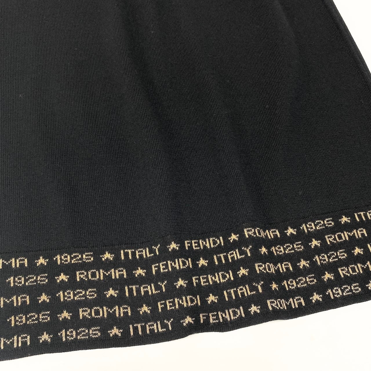 Id23 【未使用タグ付】 FENDI フェンディ ロゴプリント ニットスカート 膝丈スカート イタリア製 サイズ42 ブラック ウール100％ レディース 女性用u02t