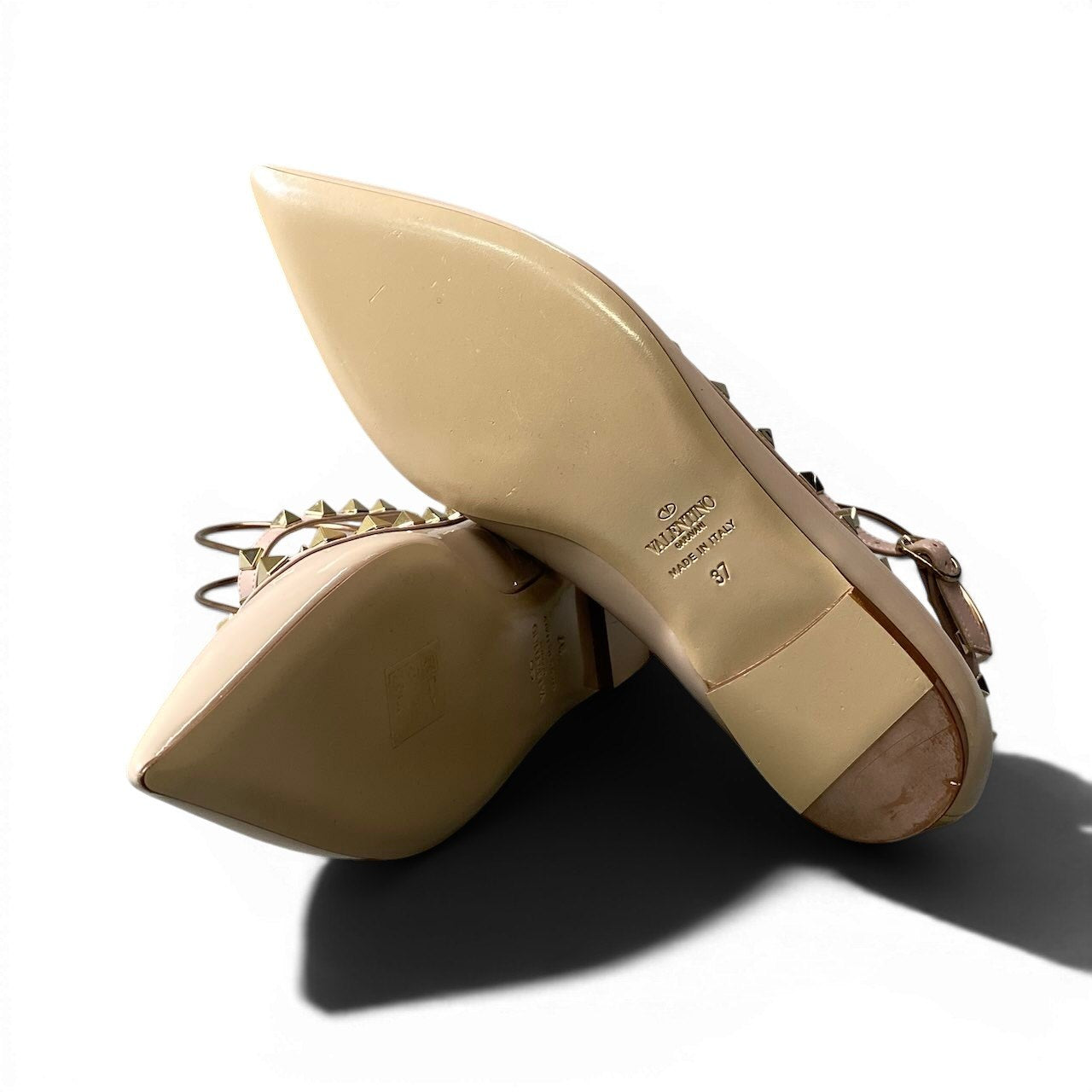 f11 【極美品】VALENTINO ヴァレンティノ ロックスタッズ フラットシューズ エナメル パンプス イタリア製 37サイズ ベージュ レザー レディース 女性用k02i