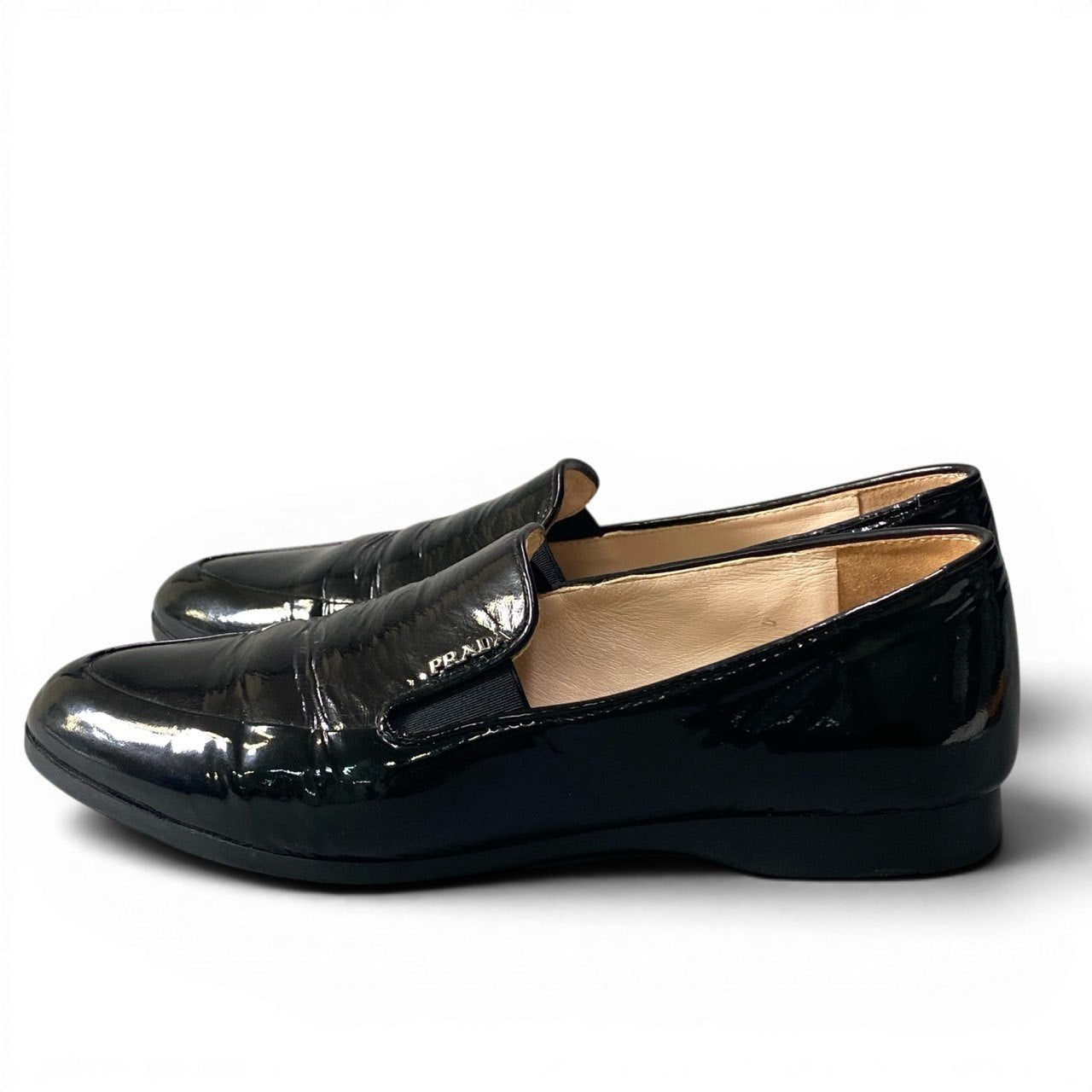 2d27 PRADA プラダ エナメルローファー パテントレザー ブランドロゴ  1D736E サイズ37 ブラック レディース 女性用k02i