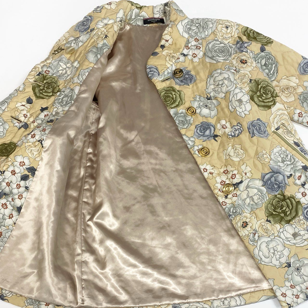 53a19 LEONARD FASHION レオナール キルティングコート ロングジャケットコート 中綿 美しい花柄プリント 金ボタン シルク100％ レディース 女性用 9AR ベージュ系u02t