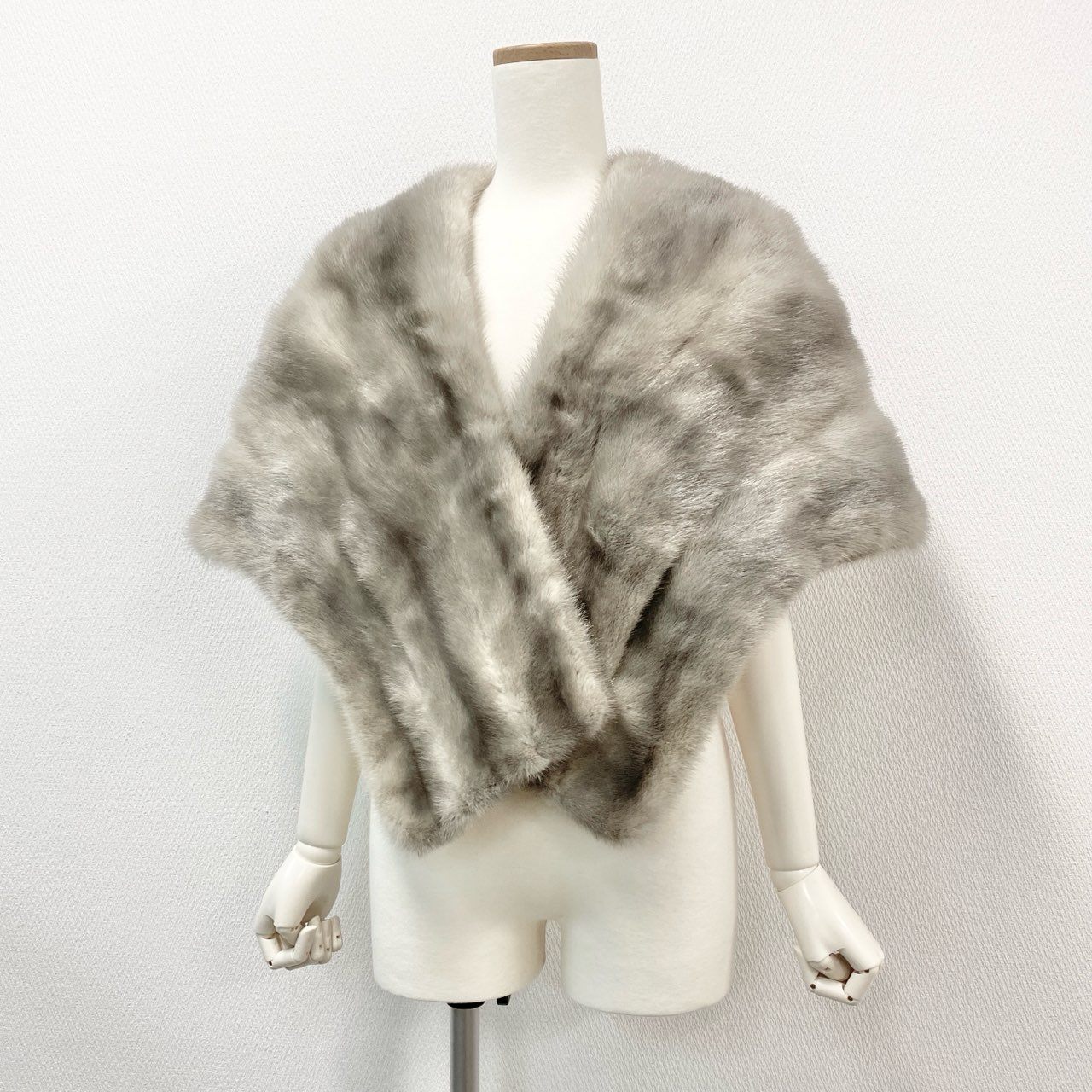 50j23 Fur Couture BEBERY HILLS 最高級毛皮 サファイアミンク ミンクファー 毛皮マフラー 大判ティペット シルバーグレー ミンクファー レディースu02t