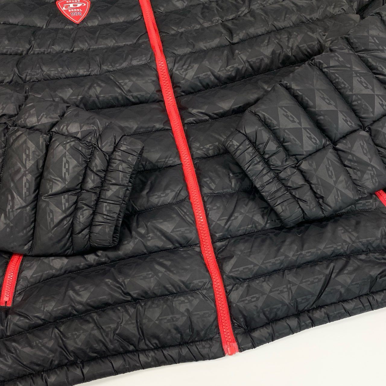 50a19 DIESEL SPORT ディーゼル 55DSL ダウンジャケット フーデット ジャンパー 総柄 メンズ 紳士服 AMWT-KOOPU-HT26 XXL ブラックu02t