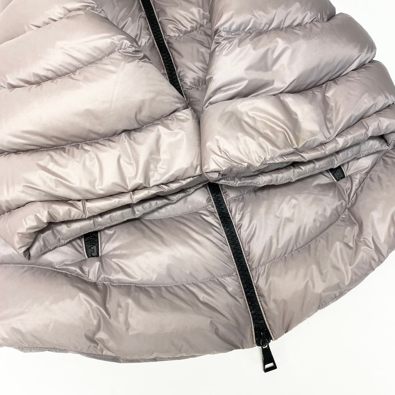78d2 MONCLER モンクレール AKYLINA DOUDOUNE LEGERE ダウンジャケット フーデット ショートダウン ７分袖 軽量 レディース 女性服 サイズ０ ライトパープルo07t