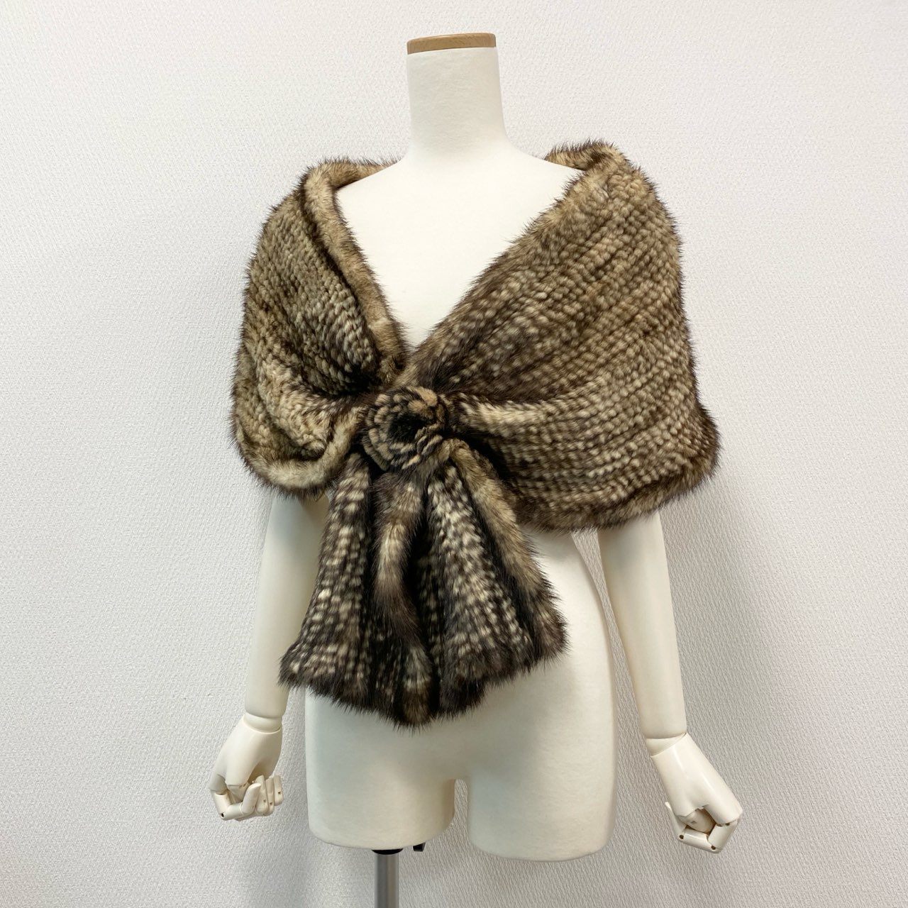 86j23 《美品》マフラー ストール ミンクヤーン ミンクファー 毛皮 ベージュ系 レディース 女性用u02t