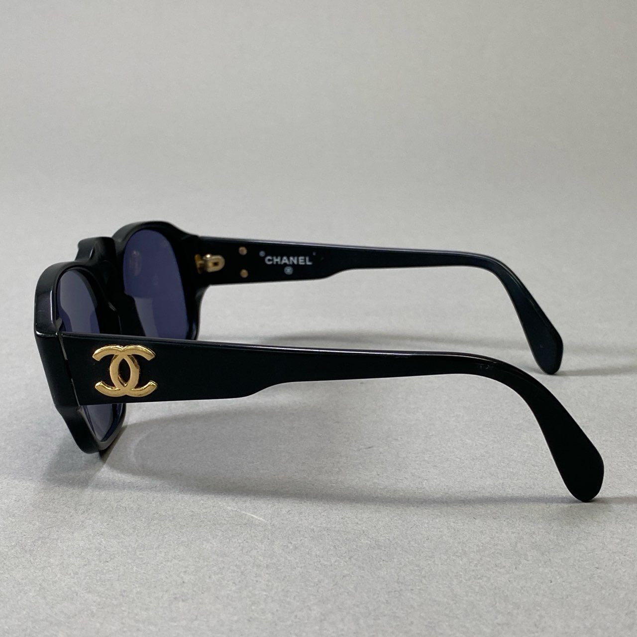 j3 CHANEL シャネル ココマーク サングラス ブラック ゴールド 眼鏡 メガネ アイウェア 保存袋付t18r