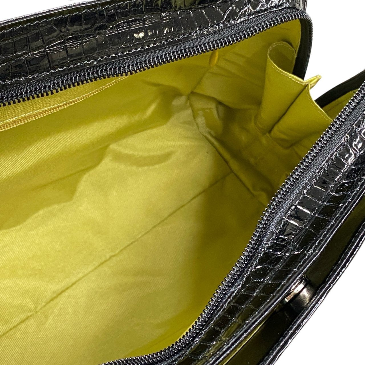 gk16《極美品》 sanpo サンポー JRA認定 シャイニングクロコ ハンドバッグ ブラック Crocodile Leather ワニ革 ワンショルダー センター取り エキゾチックt18r